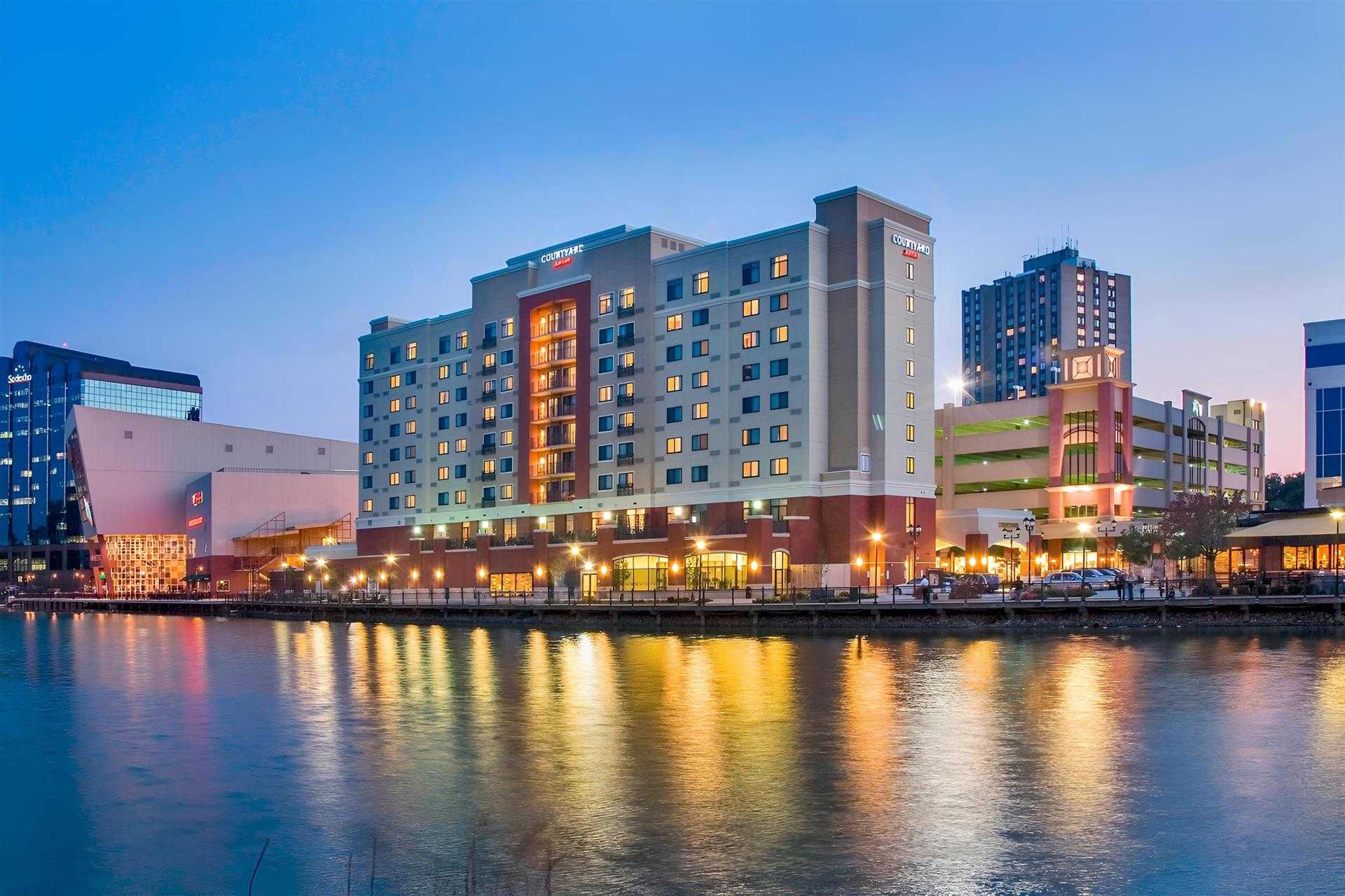 Gaithersburg, MD의 Courtyard by Marriott Gaithersburg Washingtonian Center