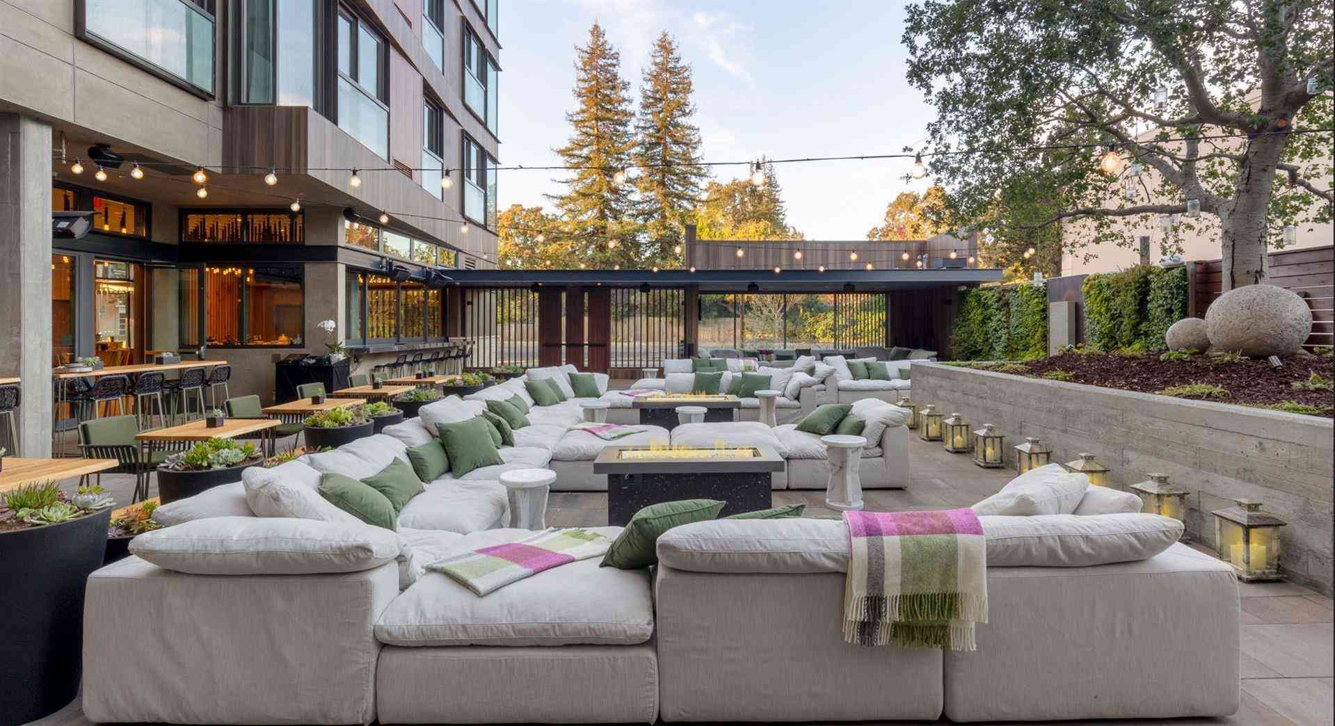 Menlo Park, CAにおけるPark James Hotel