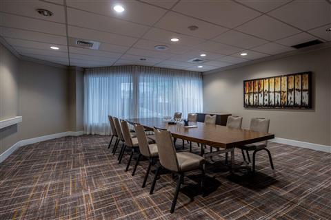 Delta Hotels Montreal в Montreal, QC