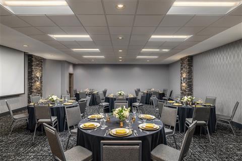 Holiday Inn Coralville – Iowa City в Коралвилл, IA