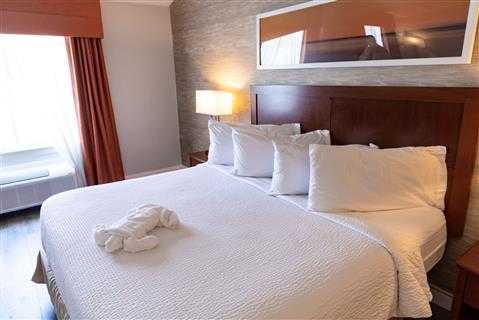 Falmouth, MA 的 Iris Hotel Cape Cod