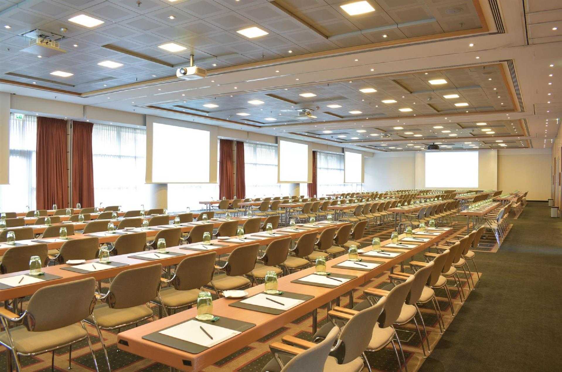 Steigenberger Airport Hotel Amsterdam в Schiphol, NL