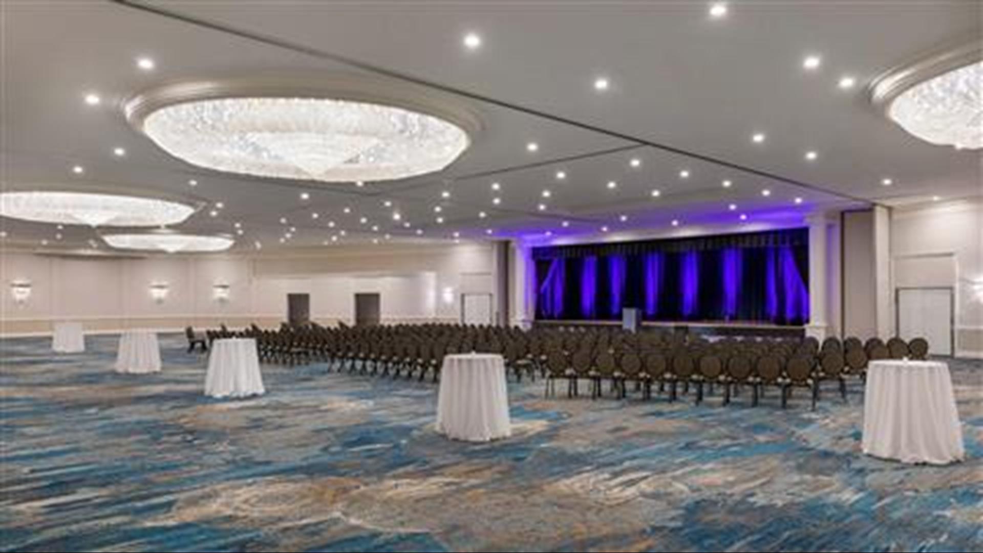 Riviera Resort Palm Springs, an IHG Resort в Палм-Спрингс, CA