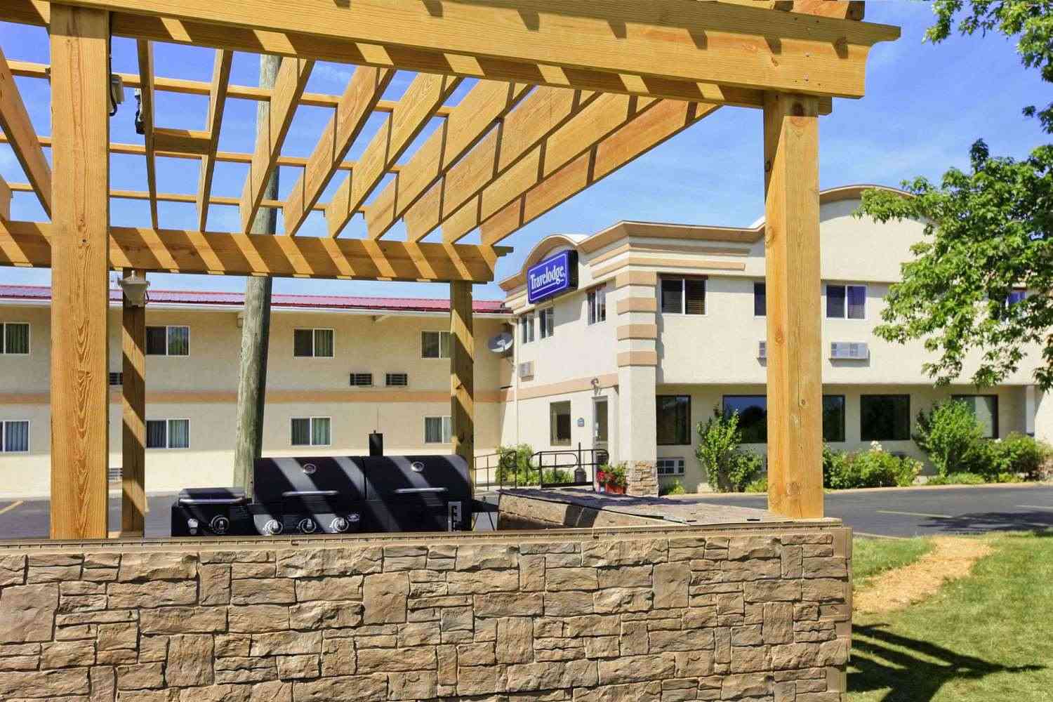 Lima, OH의 Travelodge by Wyndham Lima OH