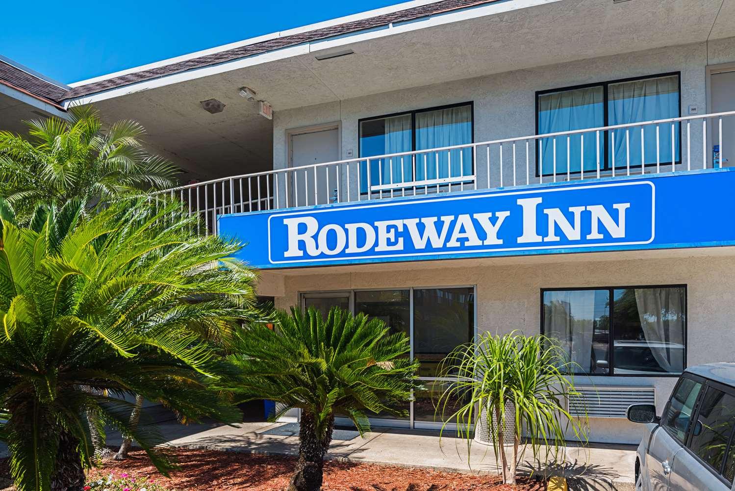 Rodeway Inn Kissimmee Maingate West image