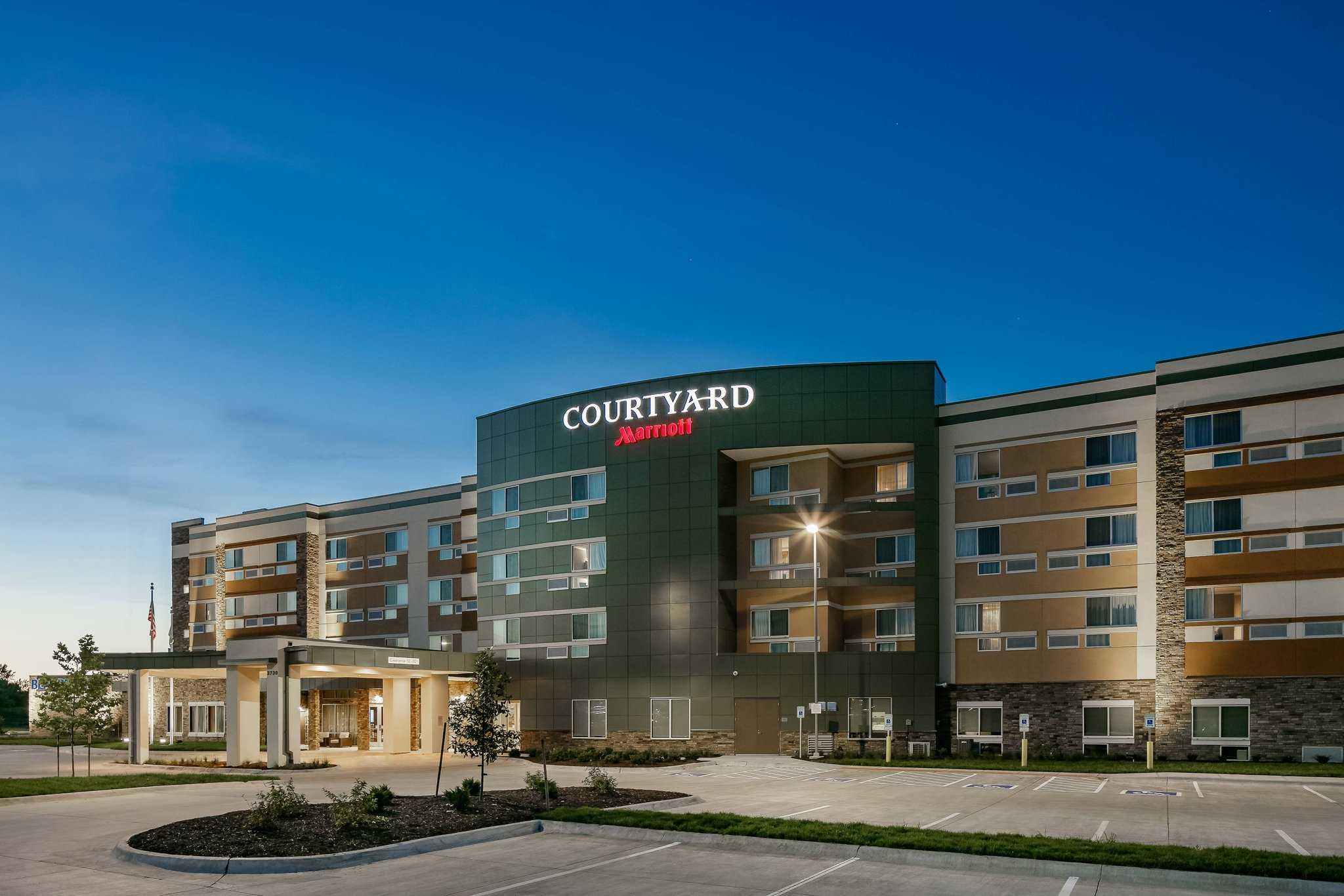 Bellevue, NEにおけるCourtyard by Marriott Omaha Bellevue at Beardmore Event Center
